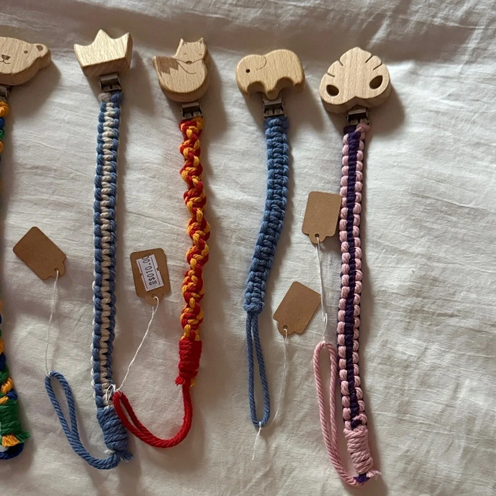 Wooden Animal Pacifier Clips - Multicolor